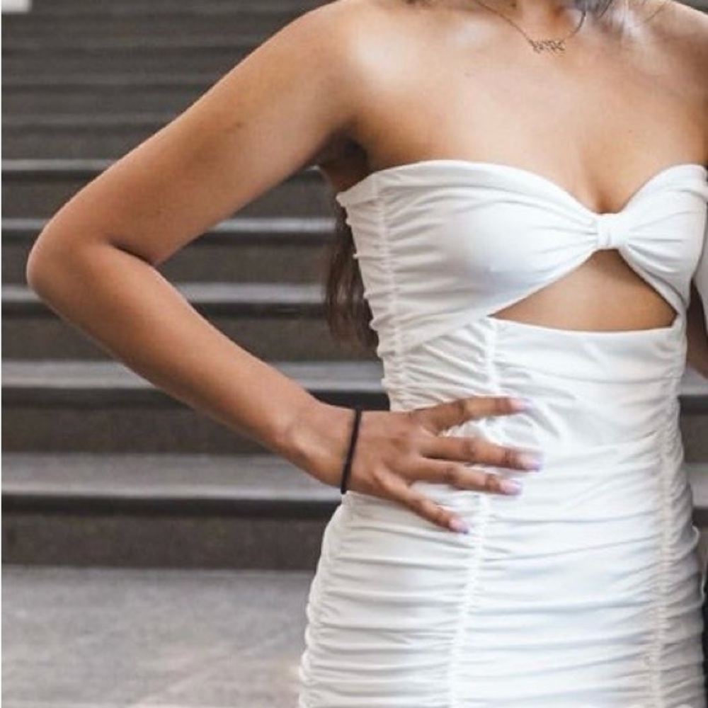 White tube top bodycon ruched dress with cutout
